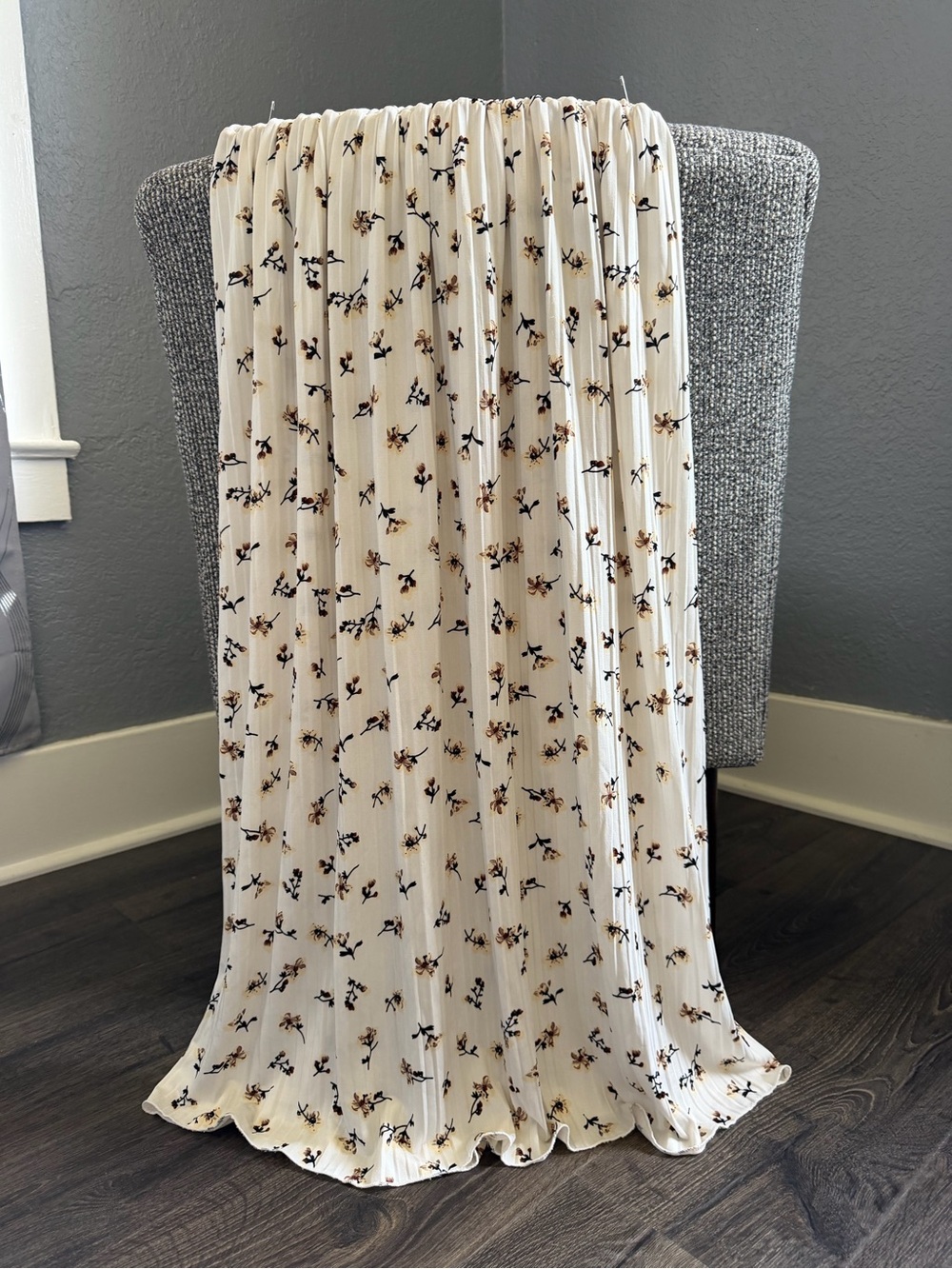 Jon & Anna Cream Floral Pleated Throw with Black and Brown Accents
